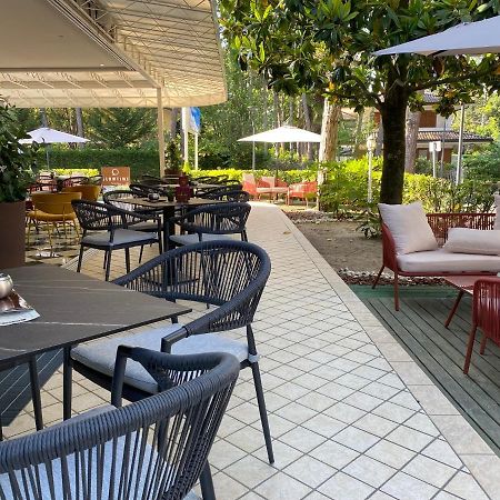 Hotel Croce Di Malta Lignano Sabbiadoro Exteriör bild