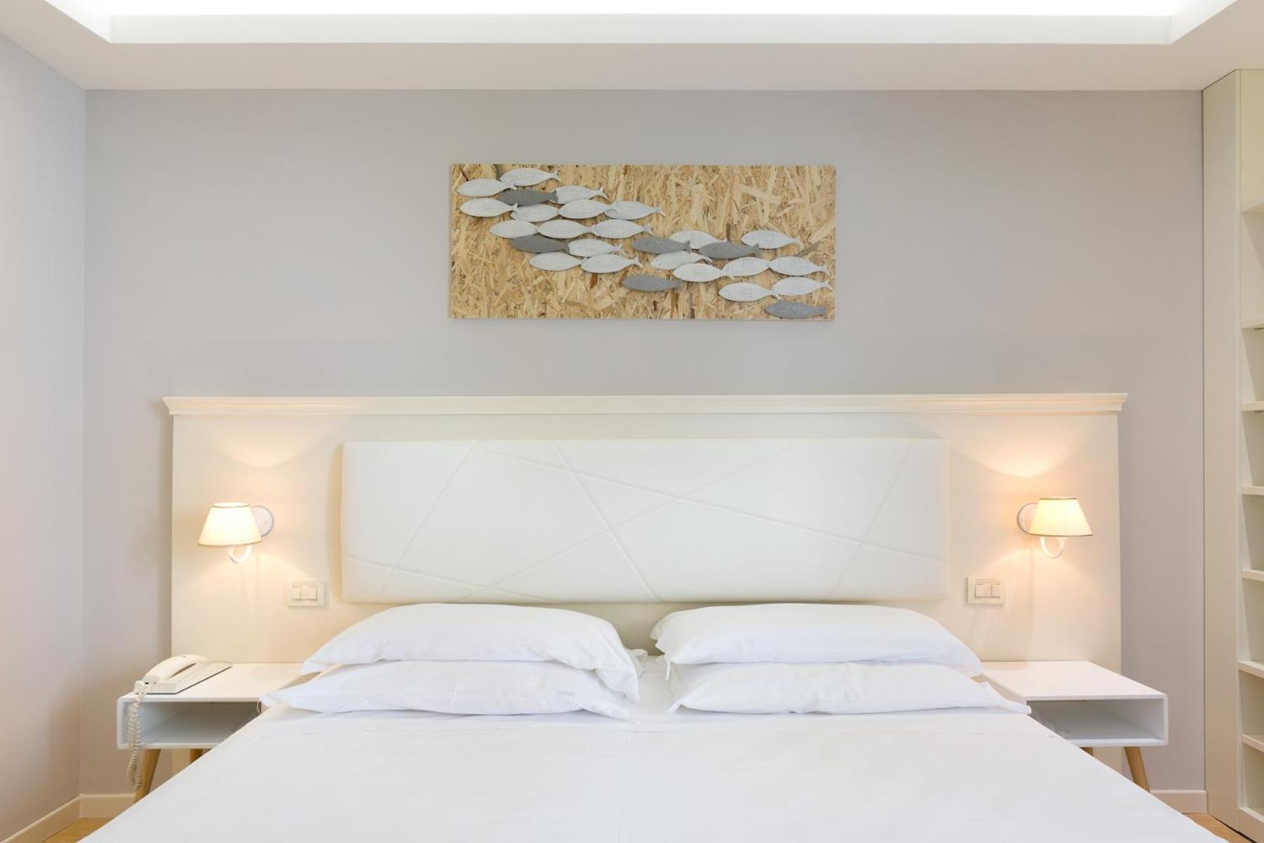 Hotel Croce Di Malta Lignano Sabbiadoro Exteriör bild